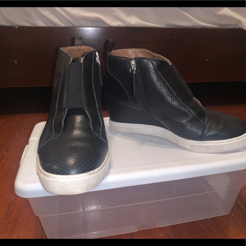 Línea paolo wedge sneaker.